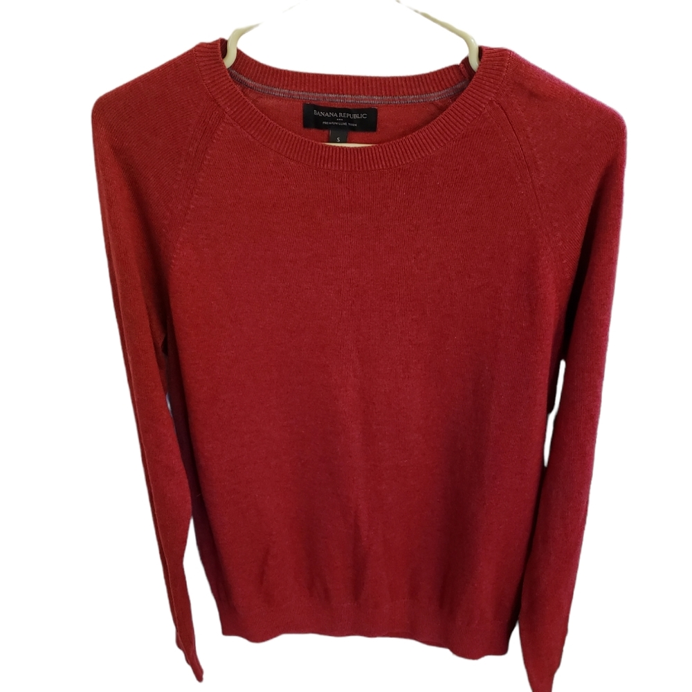 Banana Republic Men's Sweater Size S Maroon.